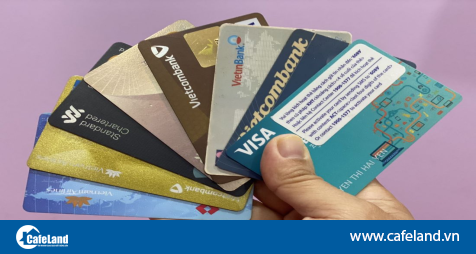 Read more about the article Ngân hàng đồng loạt đổi thẻ từ ATM sang thẻ chip