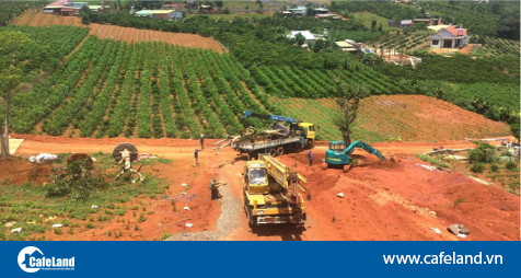 Read more about the article Vụ lợi dụng hiến đất làm đường để tách thửa, bán nền tại Lâm Đồng: Một huyện có đến 16 cán bộ bị yêu cầu kiểm điểm