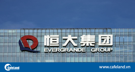 Read more about the article Cổ phiếu của “bom nợ” China Evergrande bị tạm dừng giao dịch trên sàn chứng khoán Hong Kong