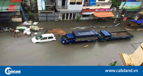 Read more about the article Hạ tầng yếu kém, gầm cầu Vĩnh Tuy thường xuyên ngập úng