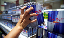 Trước khi bị người Thái tẩy chay, Red Bull trở thành thương hiệu nổi tiếng và tạo ra các tỷ phú như thế nào?