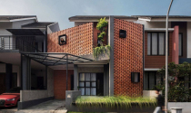 Ngôi nhà độc đáo với mặt tiền bằng gạch lồng vào nhau ở Indonesia