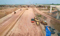 Cao tốc trọng điểm phía Nam đối mặt với thiếu hụt hơn 3 triệu m3 đất, đá san lấp: Giải pháp là gì?