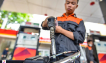 Giá xăng giảm mạnh