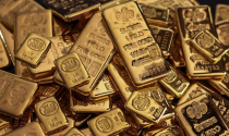 Sau chuỗi đỉnh kỷ lục, giá vàng bất ngờ rơi mạnh nhất 12 năm nhưng vẫn tăng 50% từ đầu năm