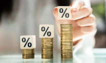 Lãi suất tiền gửi hạ nhiệt nhưng vẫn cao hơn đầu năm hơn 2,5%