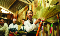 Nữ nông dân thành doanh nhân thành đạt toàn cầu nhờ chổi chít