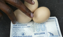 Người Zimbabwe không hài lòng với 35 triệu tỷ đổi 1 USD
