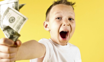 6 vấn đề về tiền bạc không nên nói với con trẻ