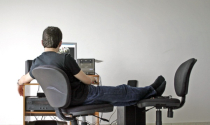 Ngồi làm việc cả ngày, tập thể dục bao nhiêu lâu mới đủ để bù lại?