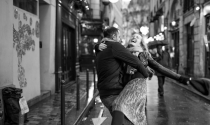 Muốn hạnh phúc? Hãy học theo người Paris: Bớt nhu cầu sẽ hạnh phúc hơn