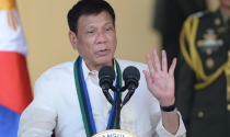 Tổng thống Philippines lần đầu thừa nhận sai lầm trong cuộc chiến ma túy đẫm máu