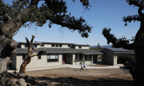 Người giàu California xây nhà mới sau cháy rừng, dân nghèo trắng tay