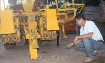“Kỹ sư chân đất” chế máy trồng mì siêu tốc