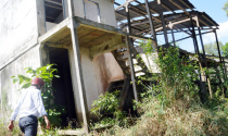 Nhà vùng lũ bỏ hoang ở Đồng Tháp: Bán không được, dỡ không xong