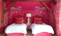 Biến tấu màu hồng trong phòng ngủ