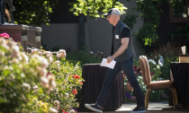 Lý do Jeff Bezos hay làm việc lặt vặt mỗi ngày