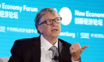 Bill Gates không bỏ đeo khẩu trang dù đã tiêm vaccine Covid-19