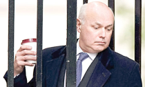 Iain Duncan Smith - Bộ trưởng gặp vạ miệng