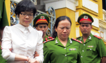 Chị gái Huyền Như bán hột vịt lộn lên làm Phó GĐ