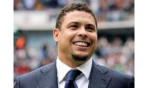Ronaldo "béo" kinh doanh siêu hơn đá bóng