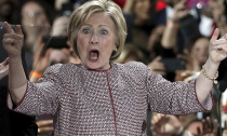 Những “gót chân Asin” khiến bà Hillary Clinton có thể bị ông Trump hạ bệ