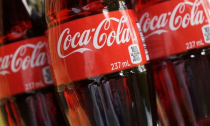 13 sản phẩm Coca Cola bị tạm dừng lưu thông: Được ưu tiên ký giấy chứng nhận gấp