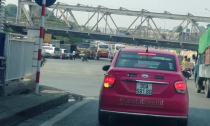 Taxi truyền thống 'lột mào' cạnh tranh Uber, Grab