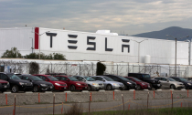Hãng xe Tesla sa thải hàng trăm nhân viên