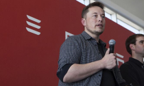 Tesla cắt giảm nhân lực để tăng sản lượng xe hơi