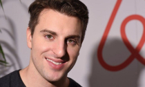 Là CEO của Airbnb, tỷ phú Brian Chesky giàu có nhưng bình dị ra sao?