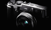 Fujifilm X100: Máy ảnh du lịch sử dụng cảm biến lớn