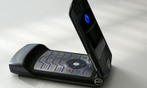 Điện thoại nắp gập có thể trở lại, “lợi hại hơn xưa?