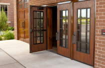 10 mẫu cửa nhà bằng gỗ 4 cánh đẹp, sang trọng