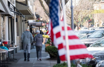 Mặc cả giá học phí, ô tô và bất động sản giữa đại dịch, tại sao không?