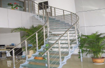 Mẫu cầu thang inox đẹp cho nhà hiện đại