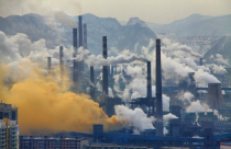 Nhà máy xen kẽ khu dân cư gây ô nhiễm: Ai phải chịu trách nhiệm?