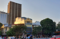 Cao ốc bỏ hoang trên 'đất vàng' dính loạt sai phạm bất ngờ được rao bán