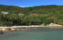 Khu vực nào được phép phát triển dịch vụ - hành chính tại Khu Bảo tồn biển Cù Lao Chàm ?