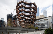 Nhà đầu tư bất động sản từ Trung Quốc để sở hữu quốc tịch Mỹ có thể bị vỡ nợ