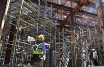 ADB hạ dự báo tăng trưởng GDP Việt Nam xuống 1,8%