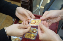 Điểm tin sáng: Vàng thế giới lao dốc