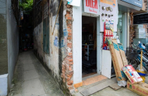 Cuộc sống đối nghịch trong căn nhà “siêu nhỏ” 7,5 m2 giá 3 tỷ đồng ở Hà Nội