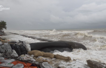 Hội An gồng mình níu giữ từng mét đất, từng nhà hàng, resort ven biển