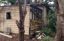 Căn nhà cũ nát ẩn sau bụi cây bất ngờ được bán giá "khủng" 56 tỷ đồng