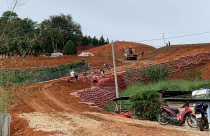 Vụ 54 căn nhà trái phép dưới chân núi Voi: Đơn vị nào “dài tay” cấp điện?