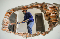 Xử lý sai phạm tòa nhà 8B Lê Trực: Hà Nội cho phép giữ lại một số hạng mục vượt giấy phép