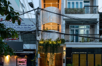 Nhà ống lệch tầng thiết kế tối giản tại Tân Bình