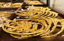 Điểm tin sáng: USD tiếp tục tăng, vàng sụt giảm