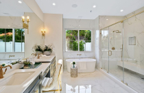 Thiết kế phòng tắm sang trọng dành cho biệt thự